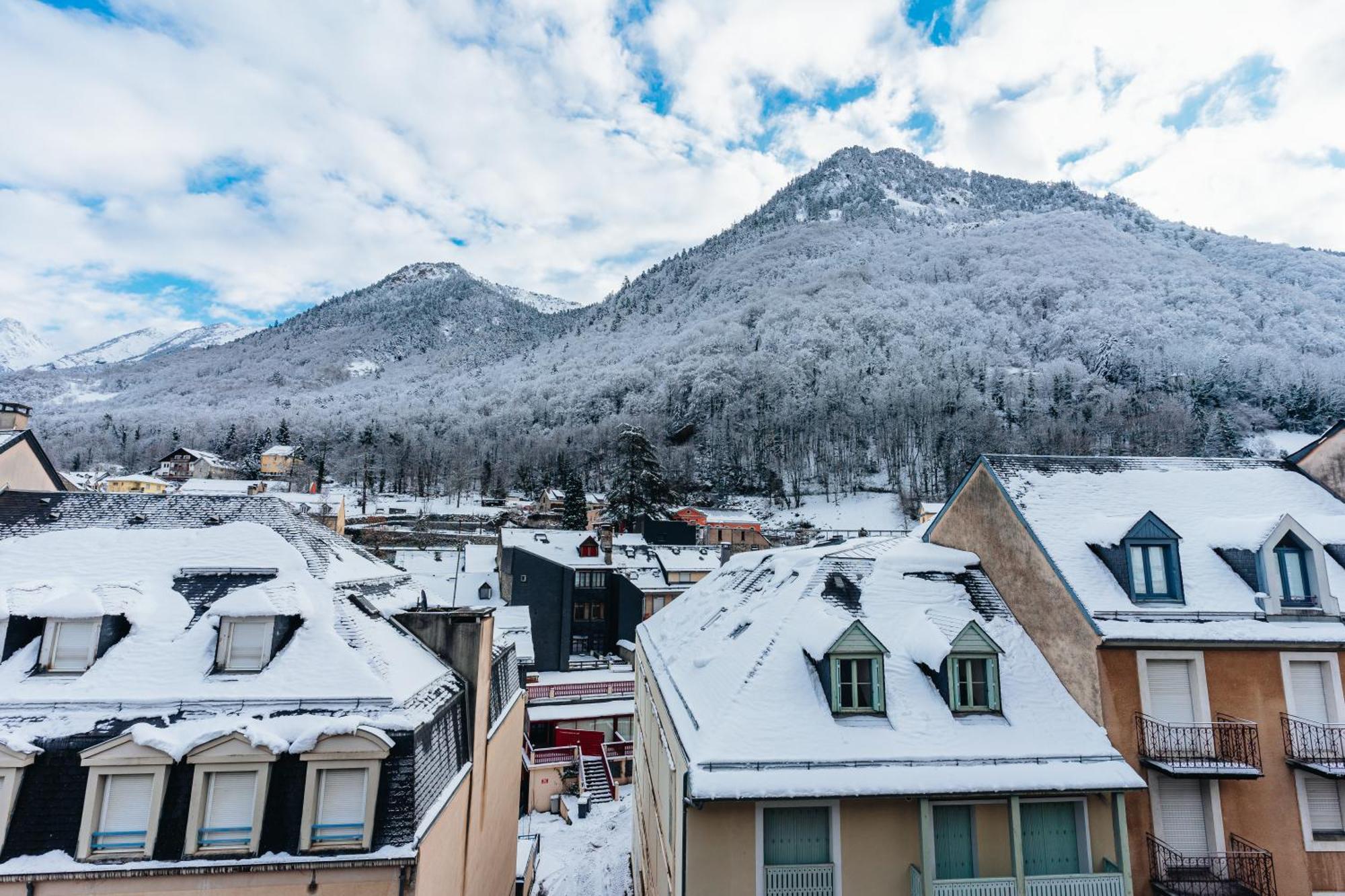 Garden & City Cauterets Balneo Экстерьер фото